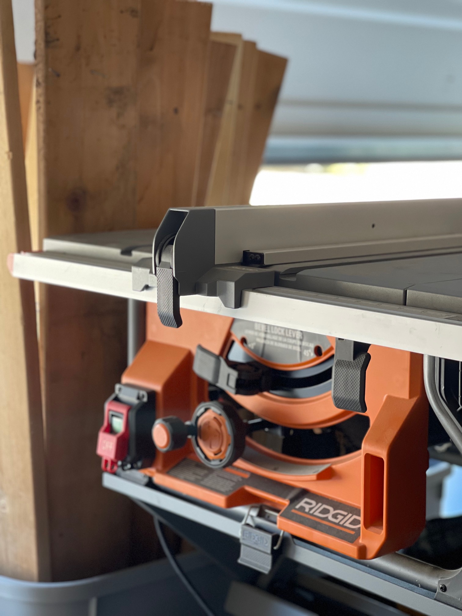 diy-beginner-tools-table-saw