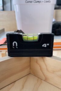 mini-level-for-small-diy-projects